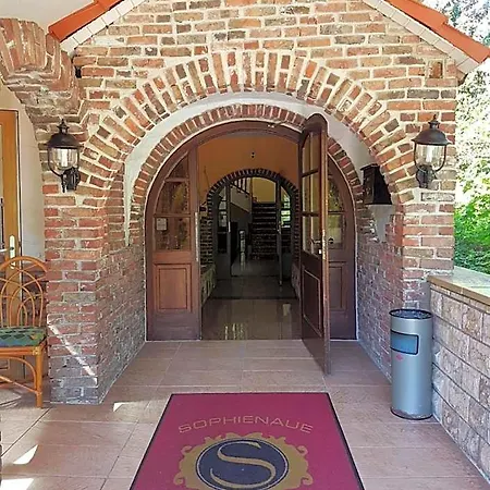 - Restaurant Sophienaue Hotel 3*