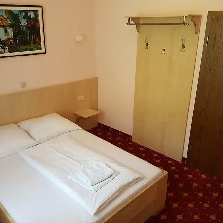 Hotel - Restaurant Sophienaue 3*