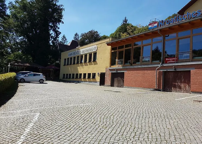 - Restaurant Sophienaue 3*