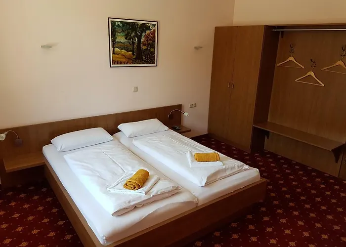 - Restaurant Sophienaue 3*