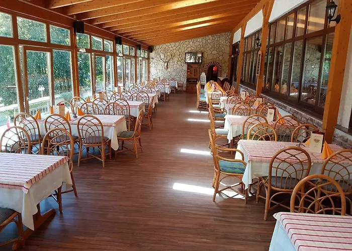 - Restaurant Sophienaue Hotel 3*