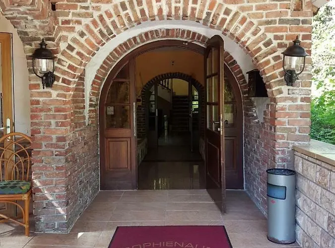 Hotel - Restaurant Sophienaue 3*