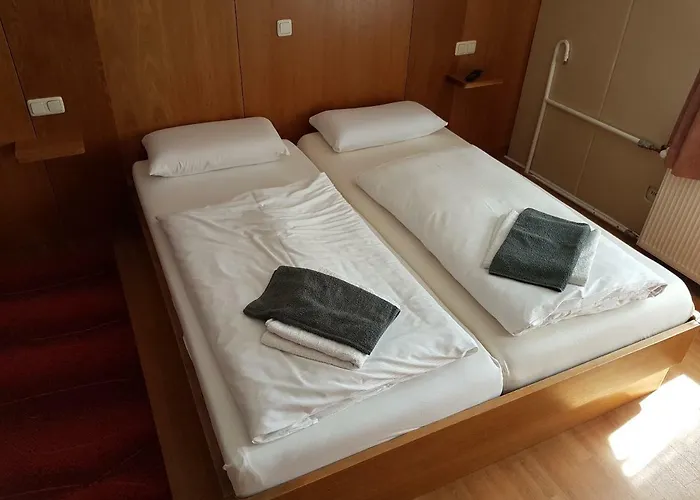 - Restaurant Sophienaue 3*